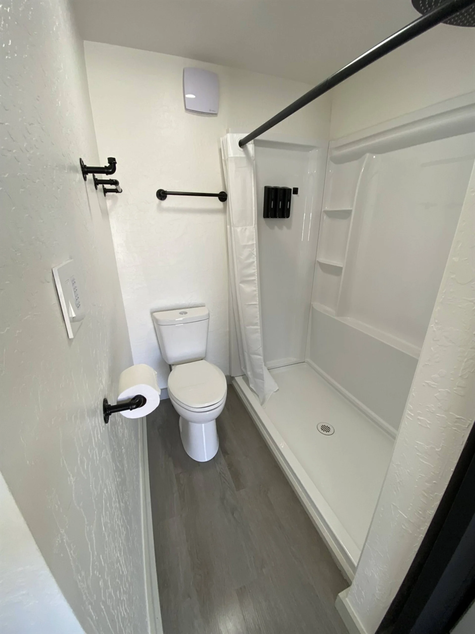 Room 3 private bathroom at Silverwood Lodge